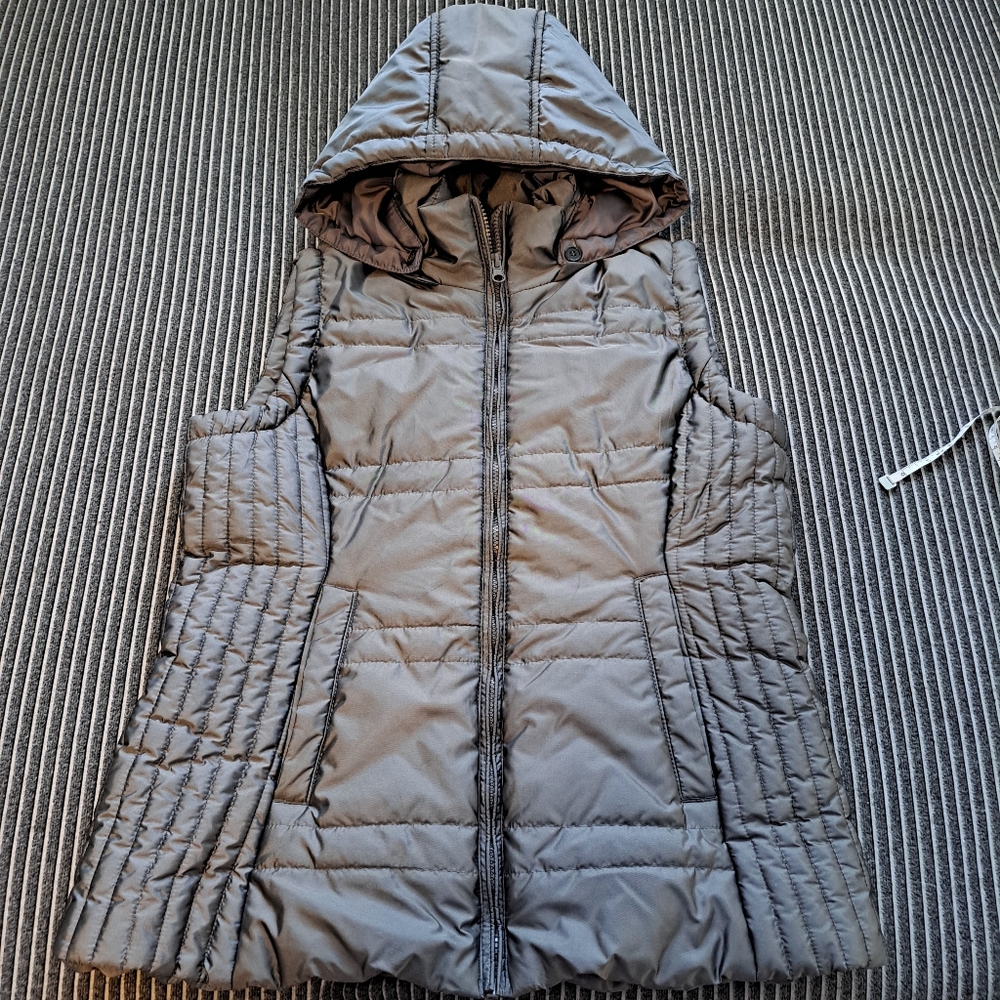 New York & Company grey puffer vest  size M